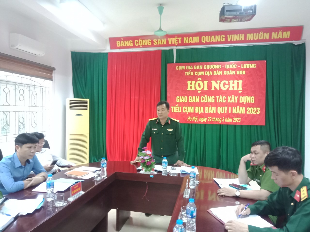 Đồng chí Trung tá Đỗ Thành Nam – Phó Lữ đoàn trưởng Lữ đoàn xe tăng 201 chủ trì Hội nghị